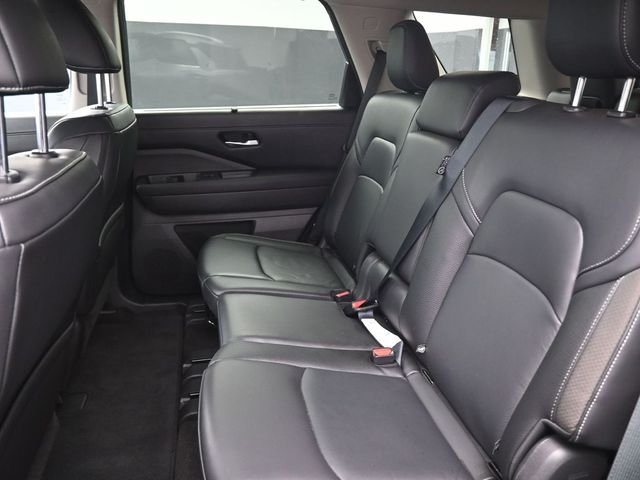 Used 2025 Gray Nissan SL image 10