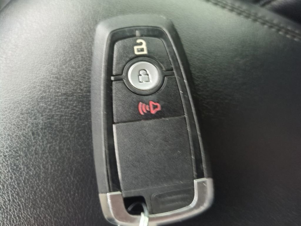 Used 2022 White Ford SEL image 38