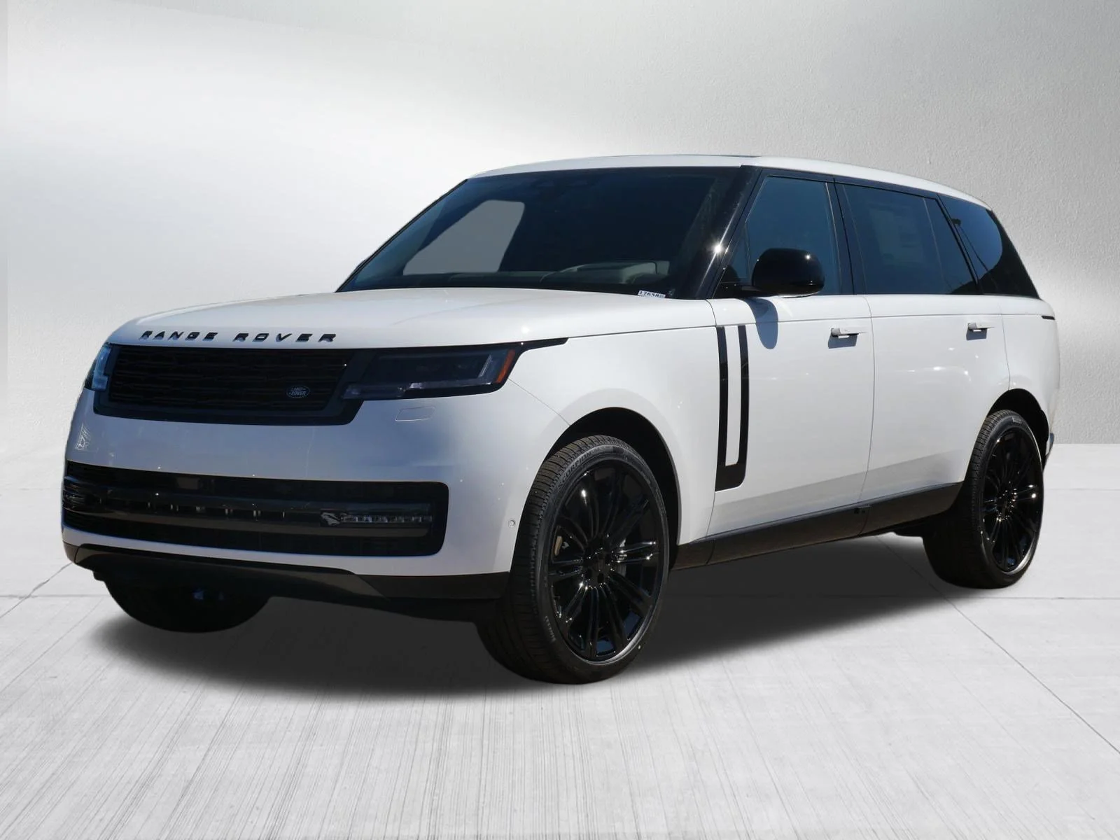 2026 Land Rover Range Rover 4.4 SE LWB 7's photo