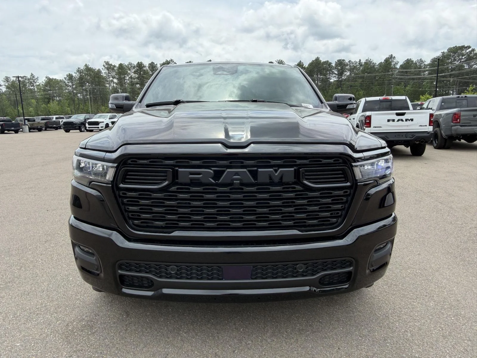 New 2026 Diamond Black Crystal Pearl-Coat Exterior Paint RAM Big Horn image 2