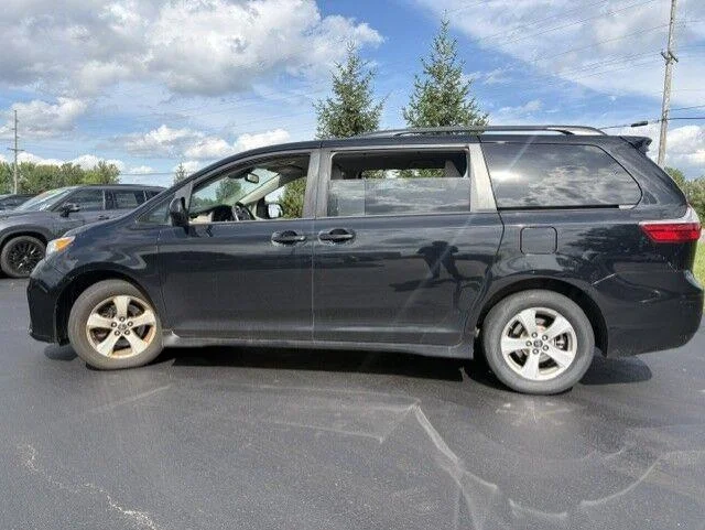 Used 2019 Midnight Black Metallic Toyota LE image 7