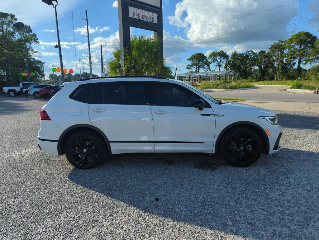 Used 2024 White Volkswagen 2.0T SE R-Line Black image 8