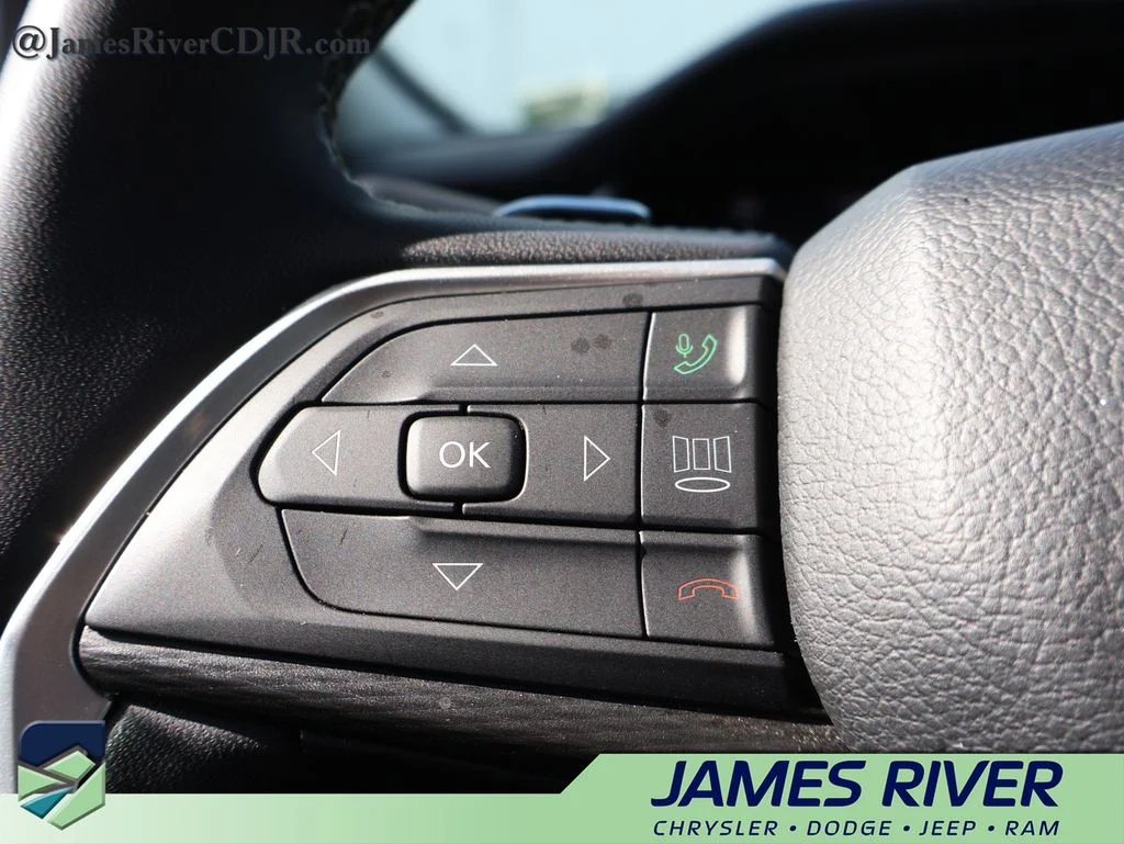 Used 2024 Red Jeep Laredo image 25