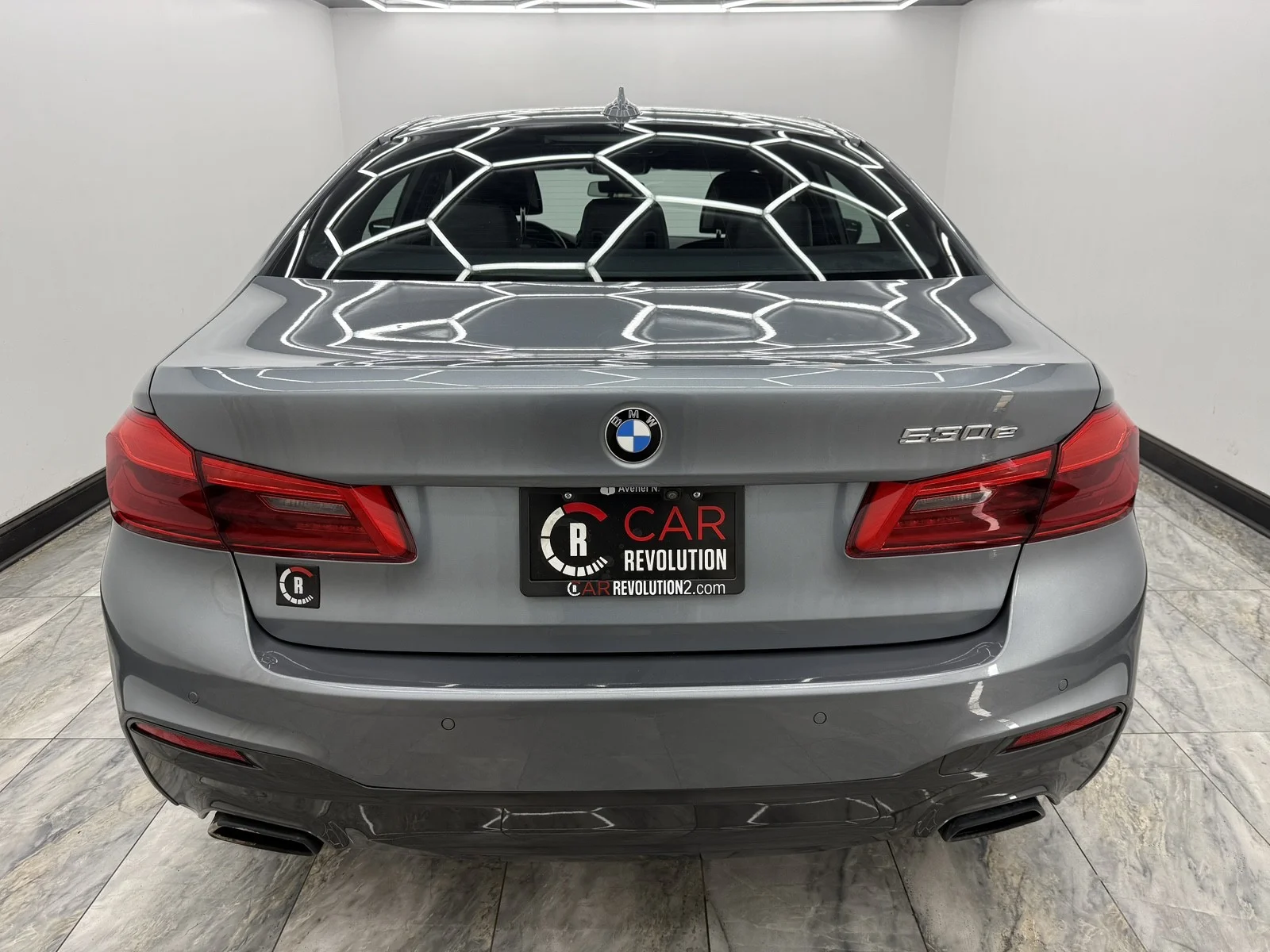 Used 2018 Bluestone Metallic BMW 530e xDrive iPerformance image 5