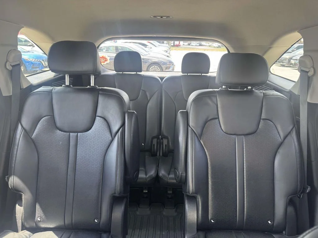 Used 2023 Red Kia EX image 17