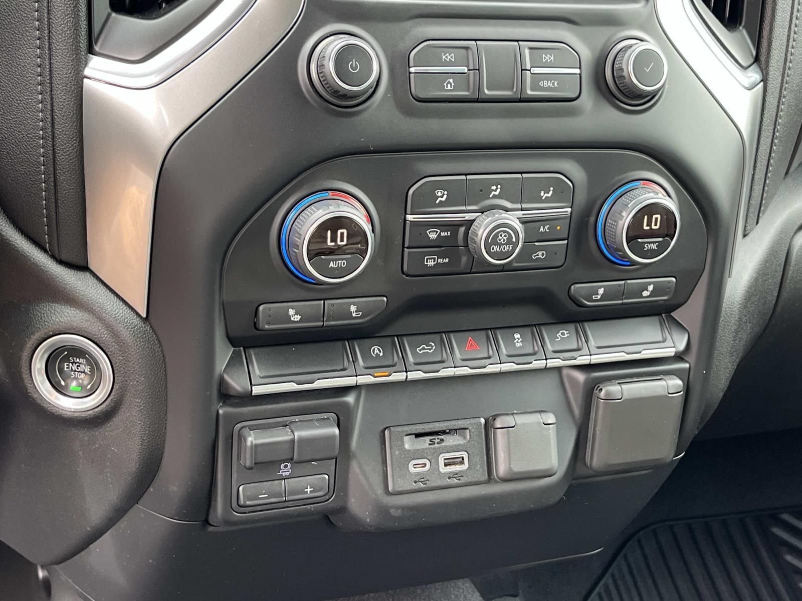 Used 2019 BLACK Chevrolet LT image 30