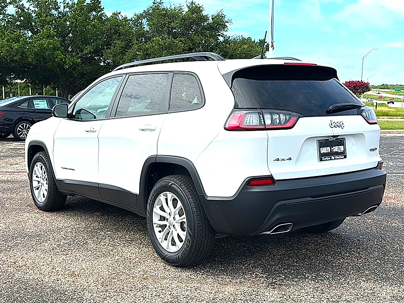 Used 2022 WHITE Jeep Latitude Lux 4x4 image 6
