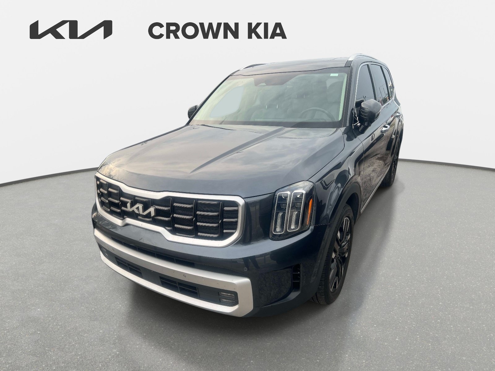 Used 2024 Gravity Gray Kia SX image 2