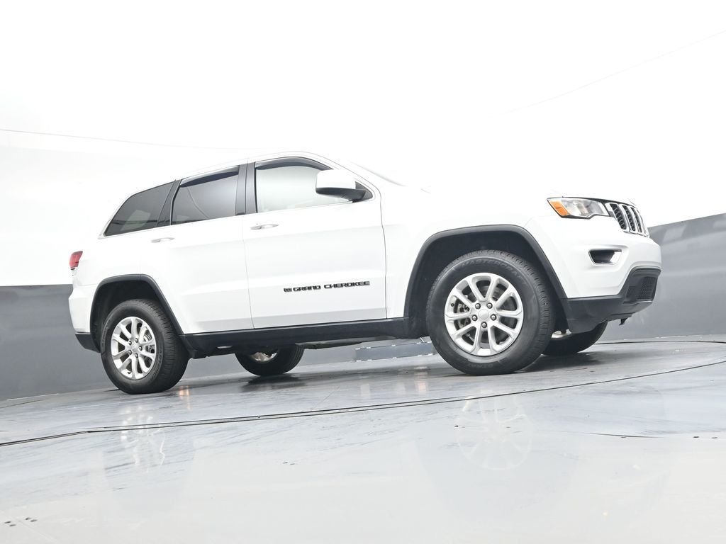 Used 2022 White Jeep Laredo E image 41