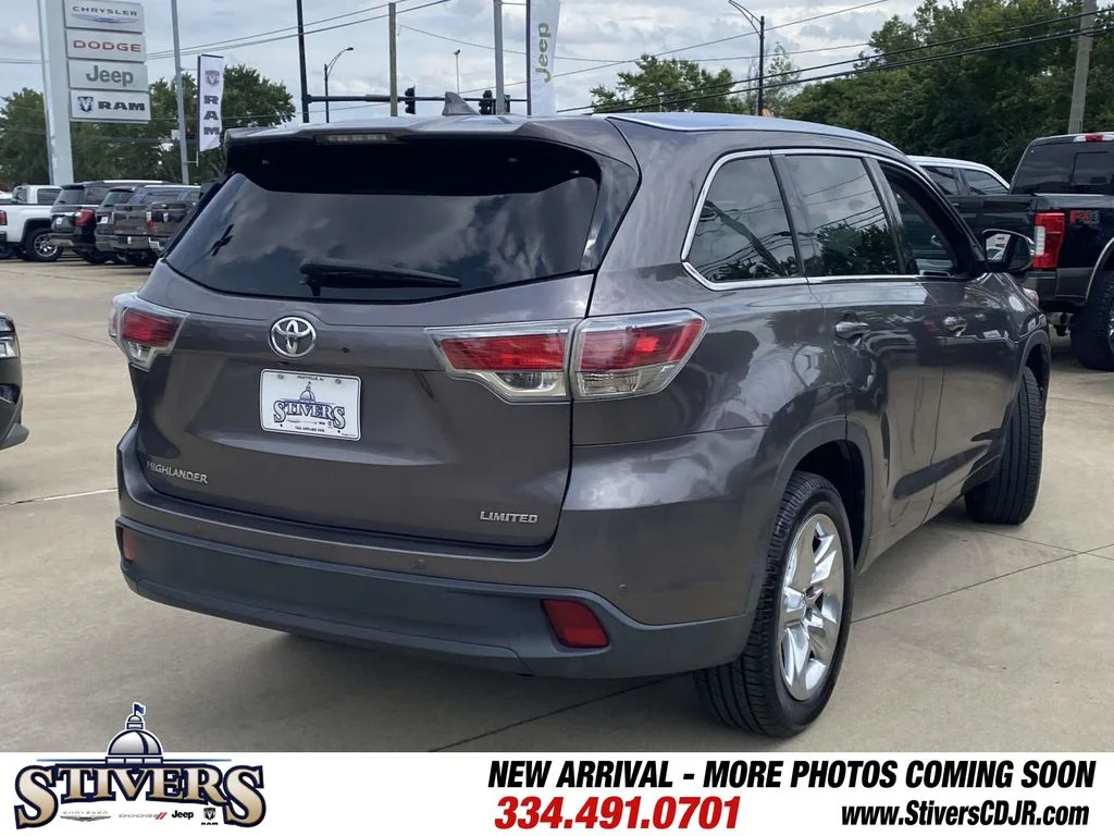 Used 2014 Gray Toyota Limited image 9