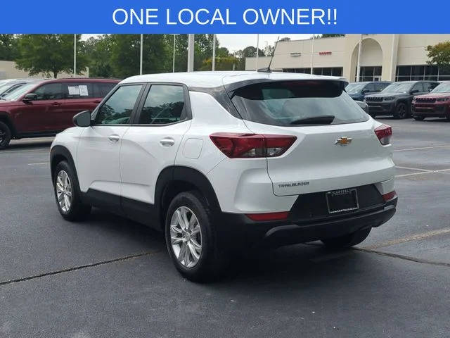 Used 2022 White Chevrolet LS image 3
