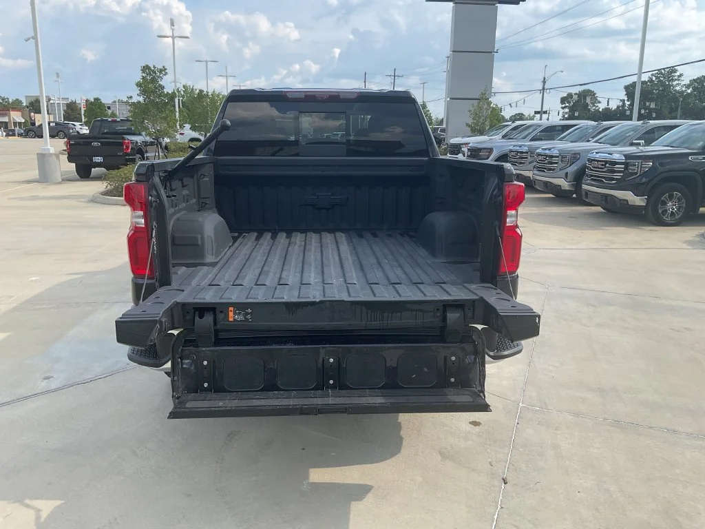 Used 2022 Gray Chevrolet LTZ image 9