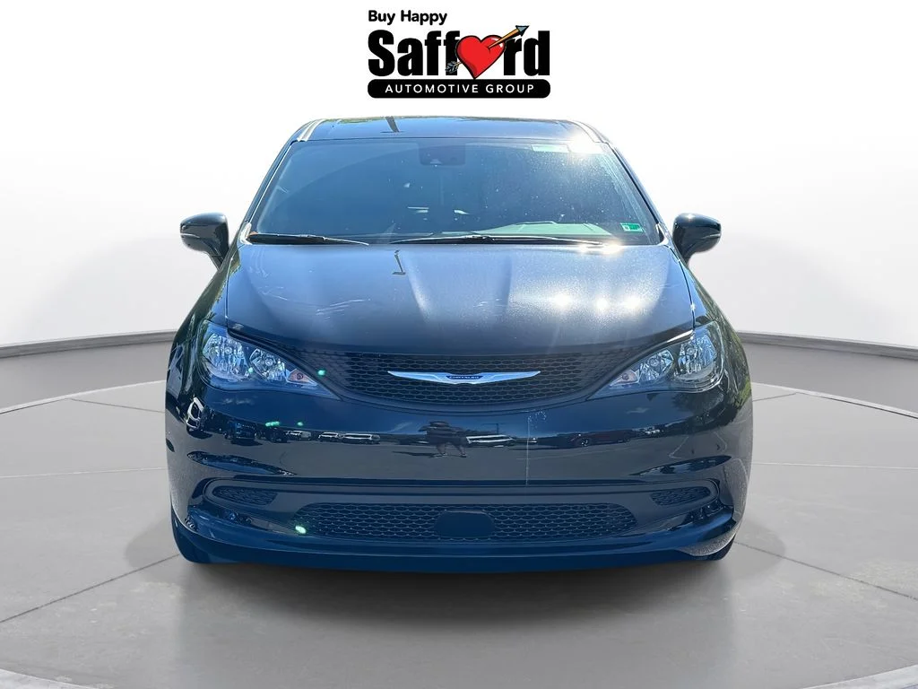 2026 Chrysler Voyager LX - Photo 8