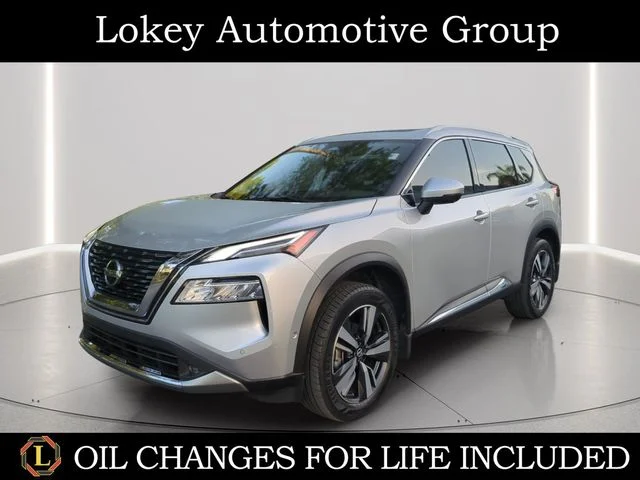 Used 2021 Silver Nissan Platinum image 1
