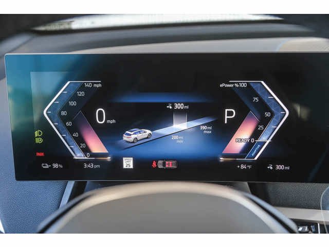 Used 2026 Alpine White BMW xDrive60 image 19