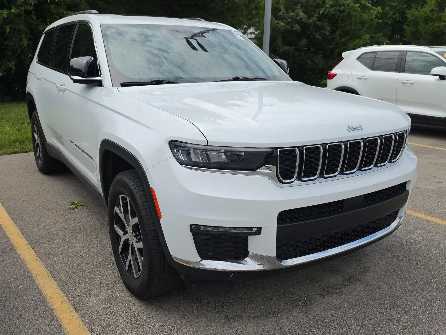Used 2023 Bright White Clearcoat Jeep Limited image 2