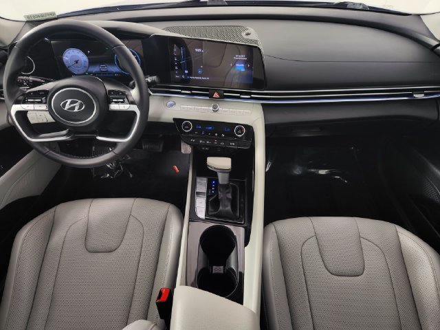 2023 Hyundai Elantra Limited - Photo 18