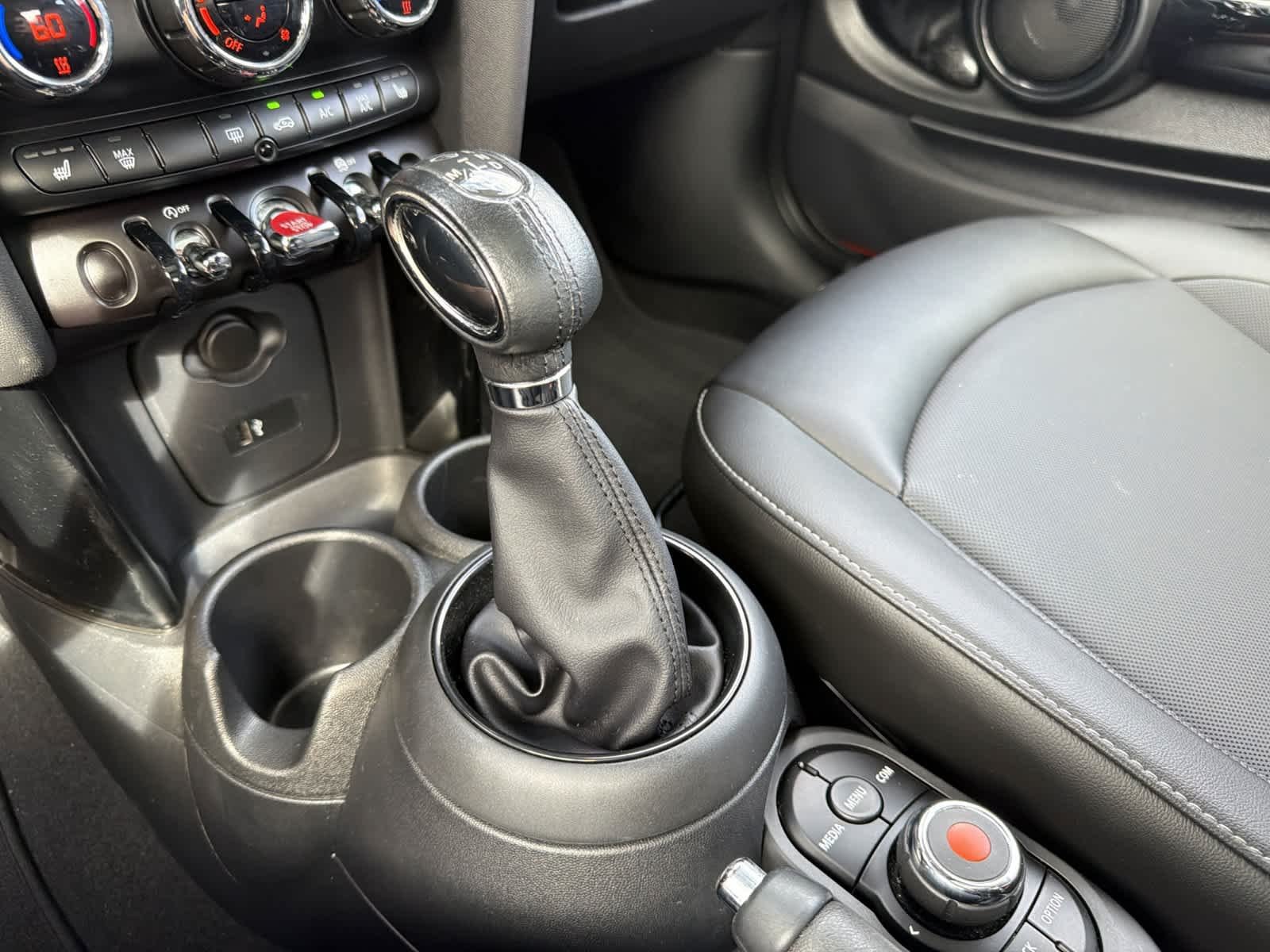 Used 2019 Solaris Orange Metallic MINI Cooper image 14