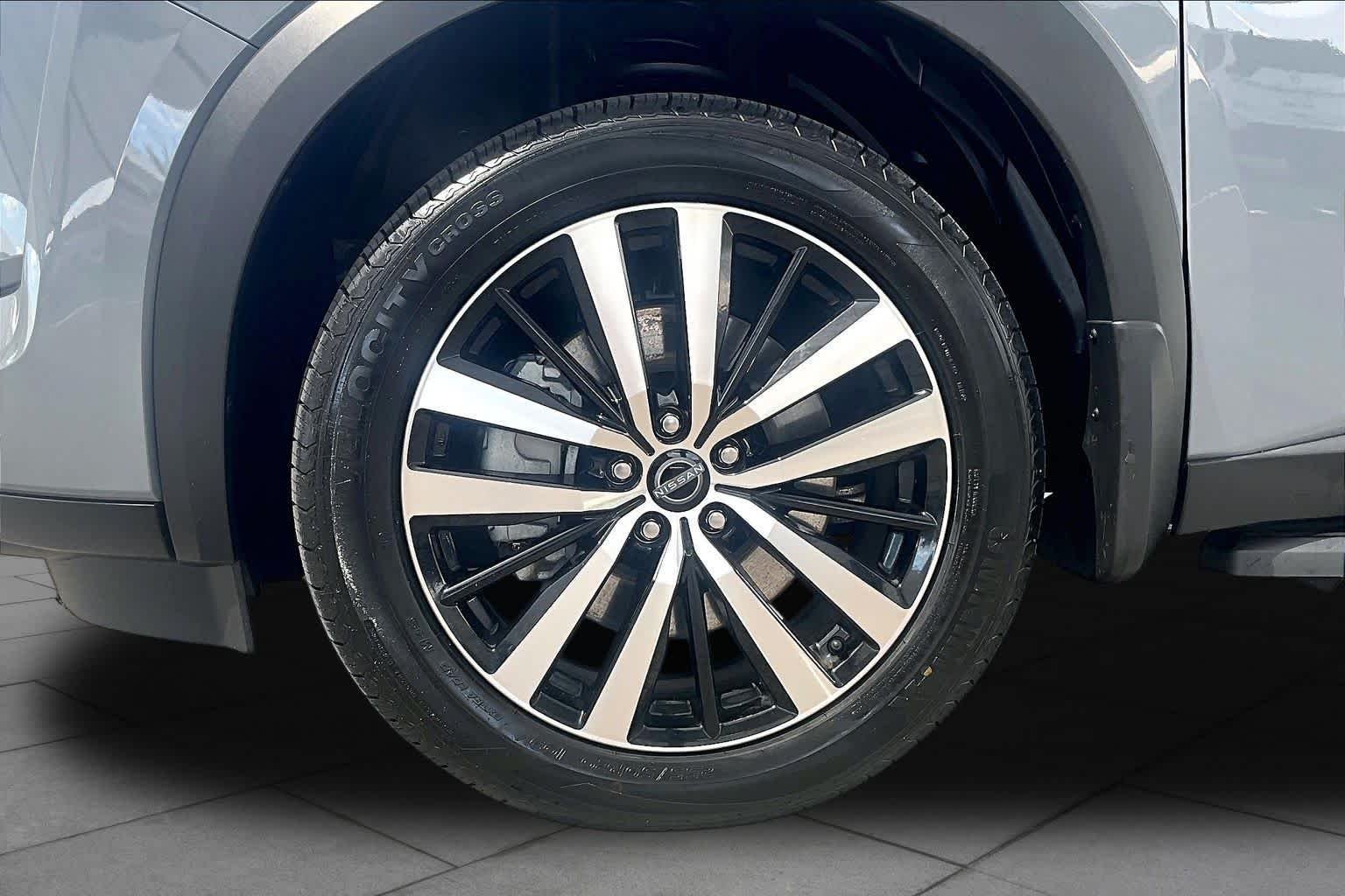 Certified Used 2023 Solid Gray/Super Black Nissan Platinum image 11
