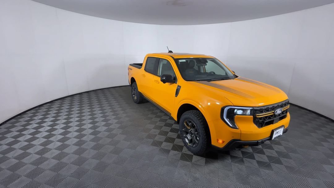 New 2026 Orange Fury Metallic Tri-Coat Ford Tremor image 2