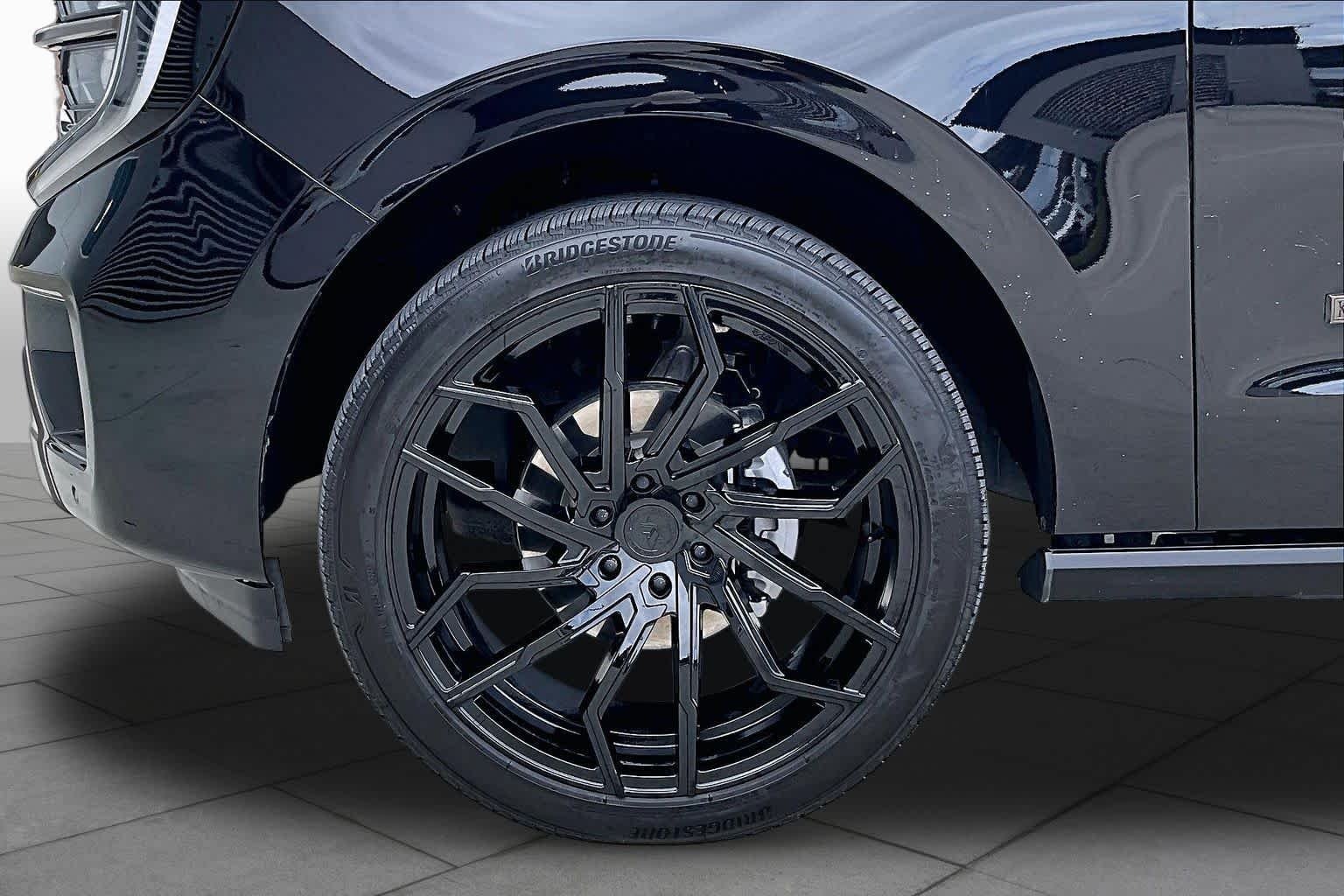 Used 2025 Agate Black Metallic Ford King Ranch image 10