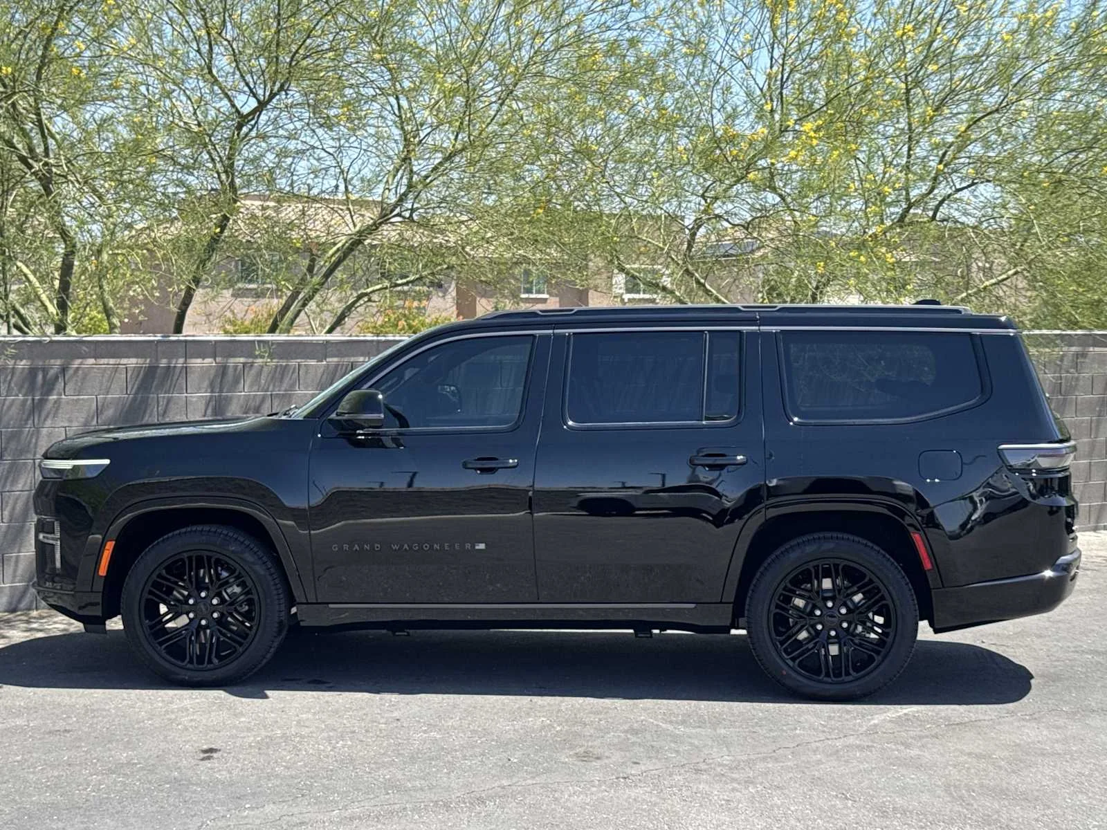 New 2026 High Gloss Black Exterior Paint Jeep Limited Reserve image 5