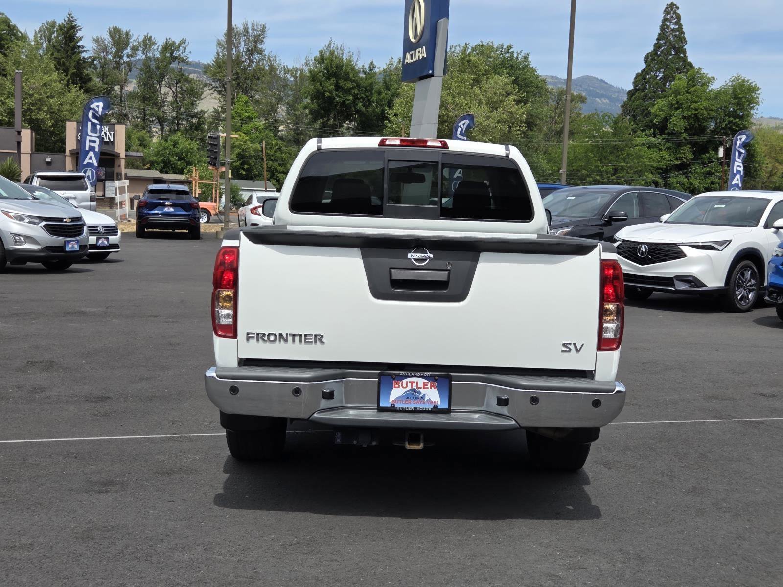 Used 2020 Glacier White Nissan SV image 6