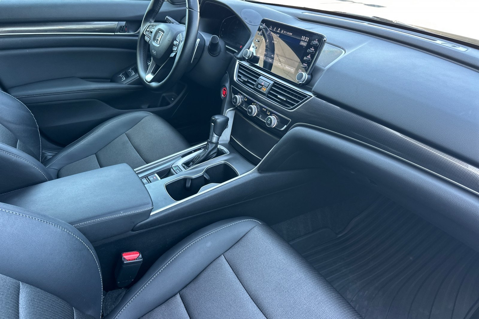 Used 2020 Platinum White Pearl Honda Sport image 15