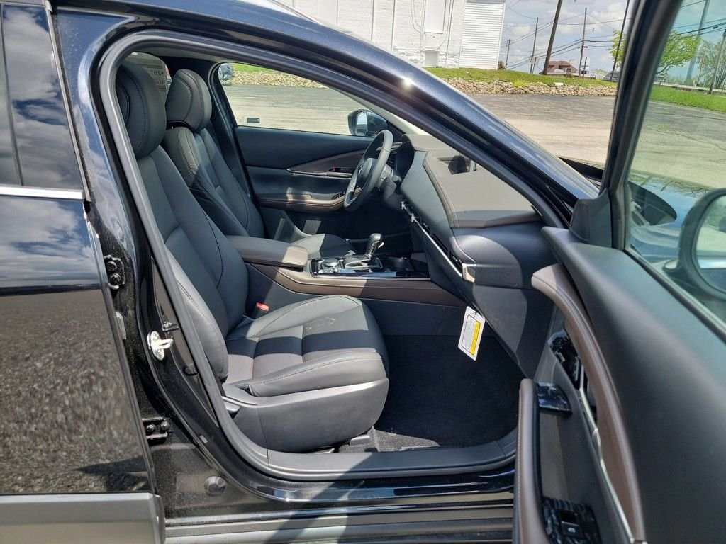 2025 Mazda CX-30 Premium - Photo 12