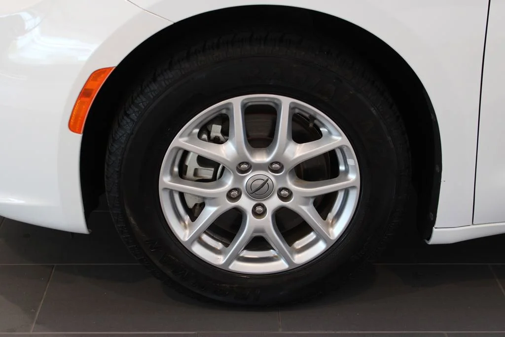 Used 2023 White Chrysler Touring L image 30
