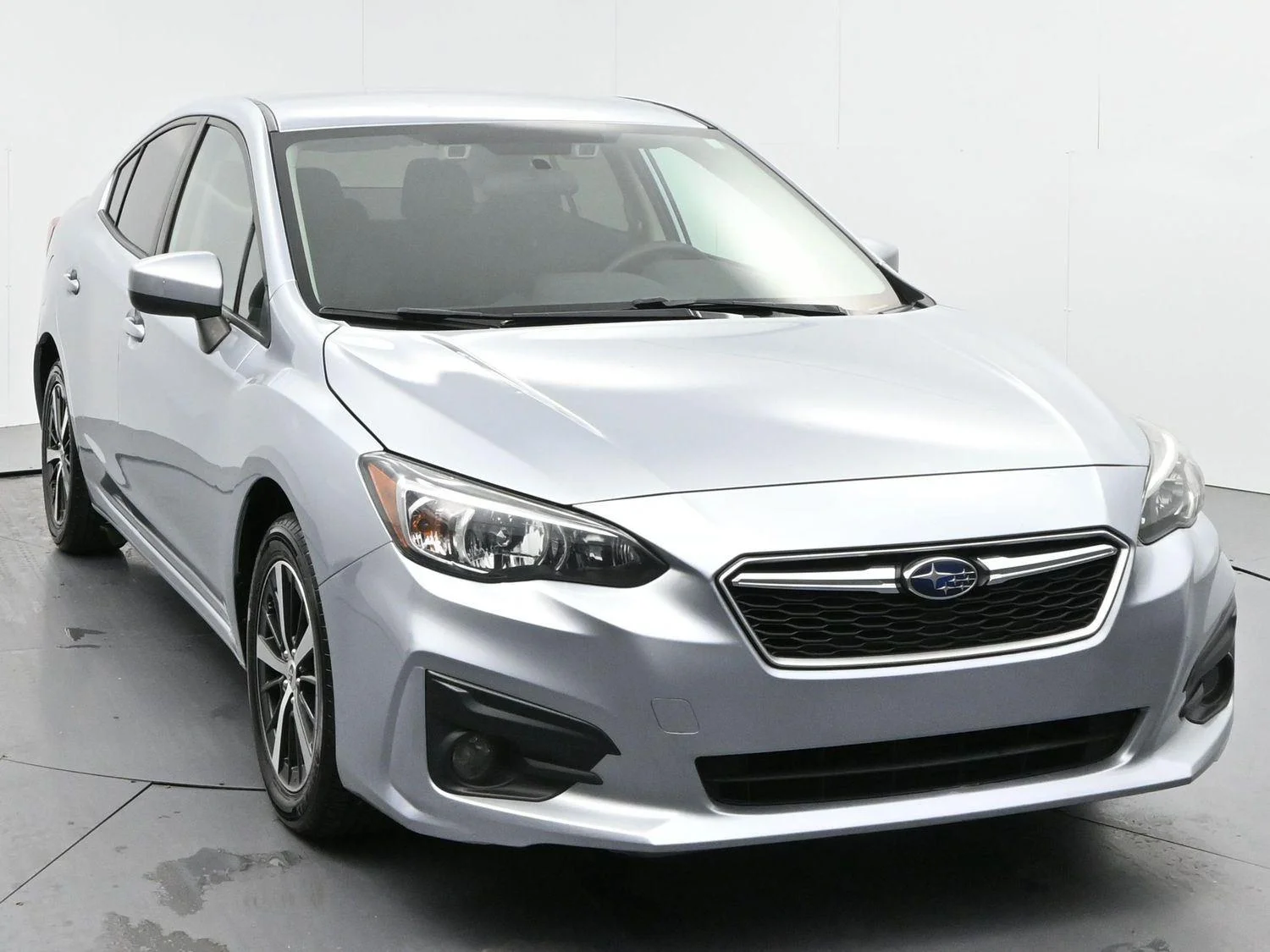 Used 2019 Ice Silver Metallic Subaru Premium image 2