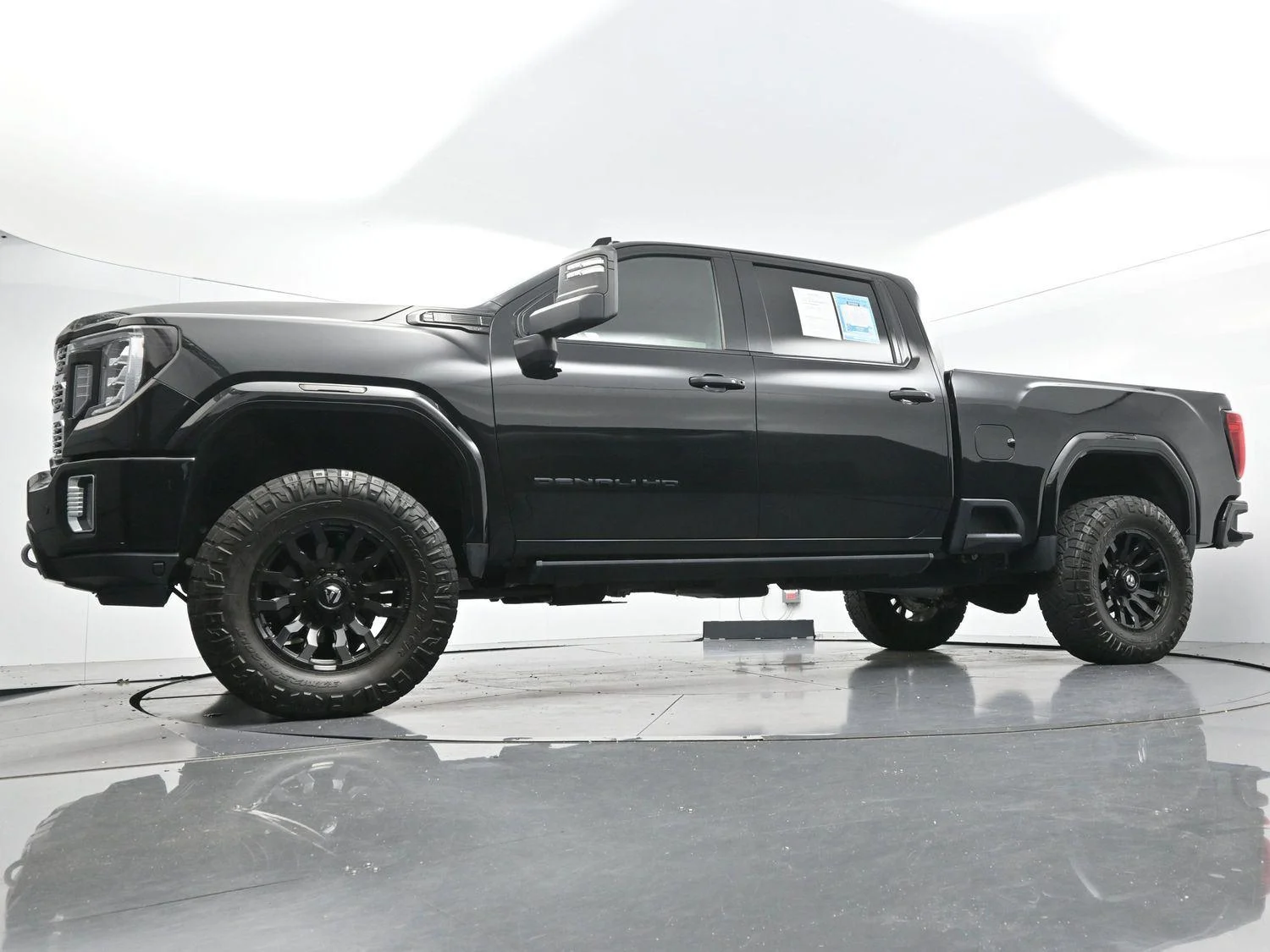 Used 2021 Onyx Black GMC Denali image 52