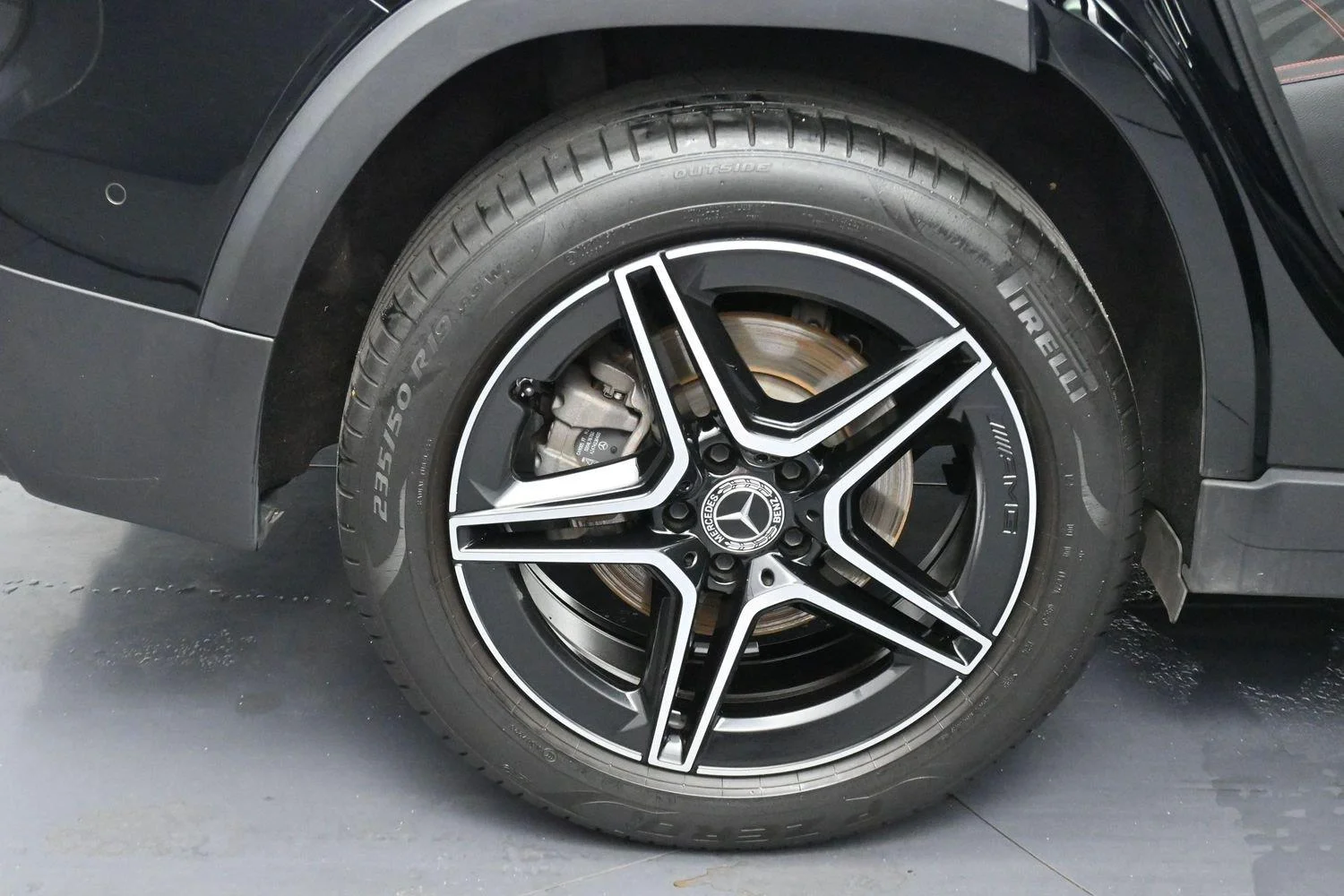 Used 2024 Black Mercedes-Benz GLB 250 image 32
