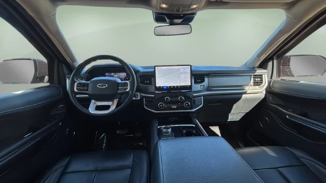 Used 2022  Ford XLT image 16