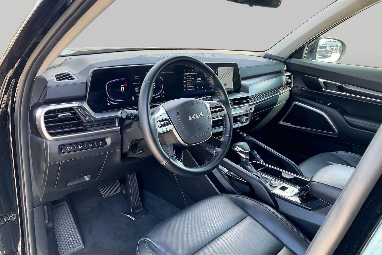 Used 2025 Ebony Black Kia S image 17