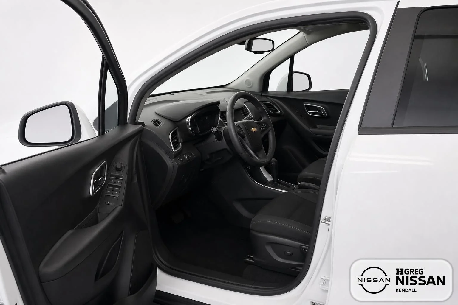 Used 2017 White Chevrolet LS image 7