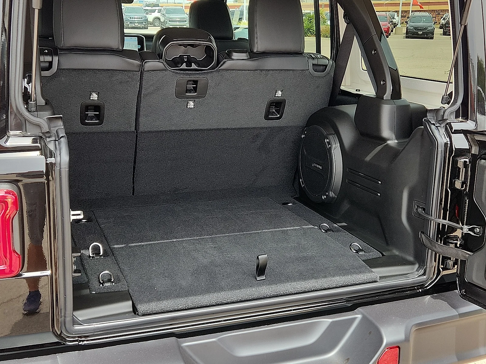 New 2026 Black Clear-Coat  Paint Jeep 4-DOOR SAHARA image 9