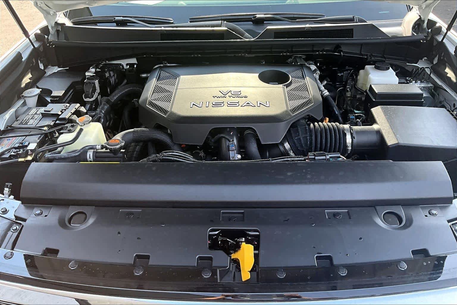 New 2026 Everest White TriCoat / Super Black Two-tone Nissan Platinum Reserve image 16