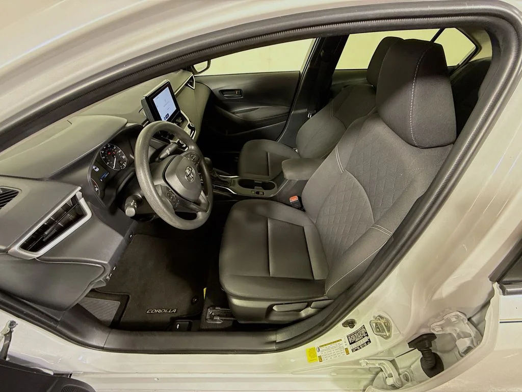 Used 2024 Wind Chill Pearl Toyota Hybrid LE image 18
