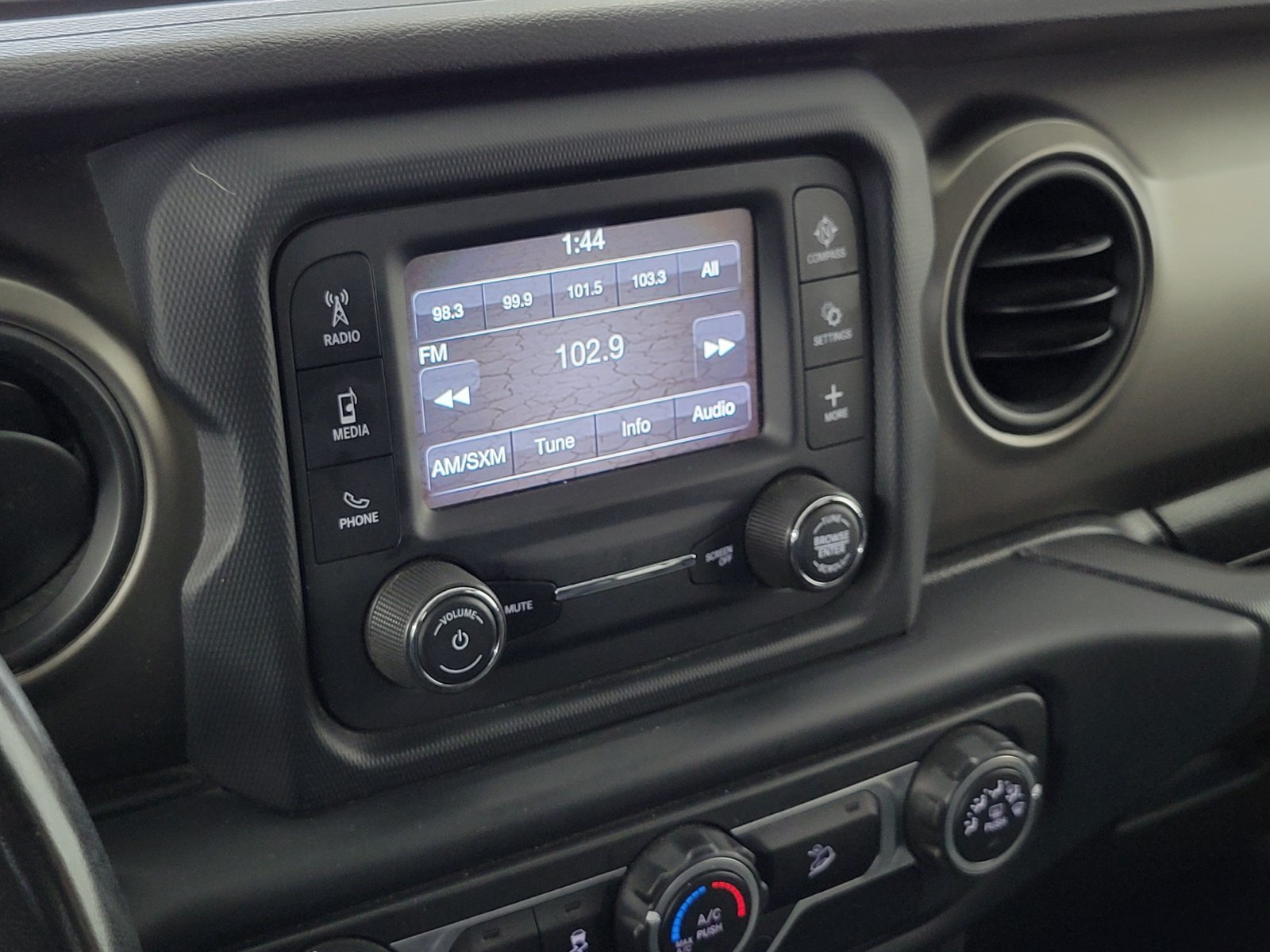 Used 2019 Yellow Jeep Unlimited Sport S image 19