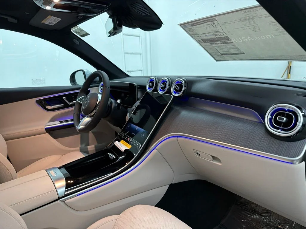 New 2027 Silver Mercedes-Benz GLC 300 image 31