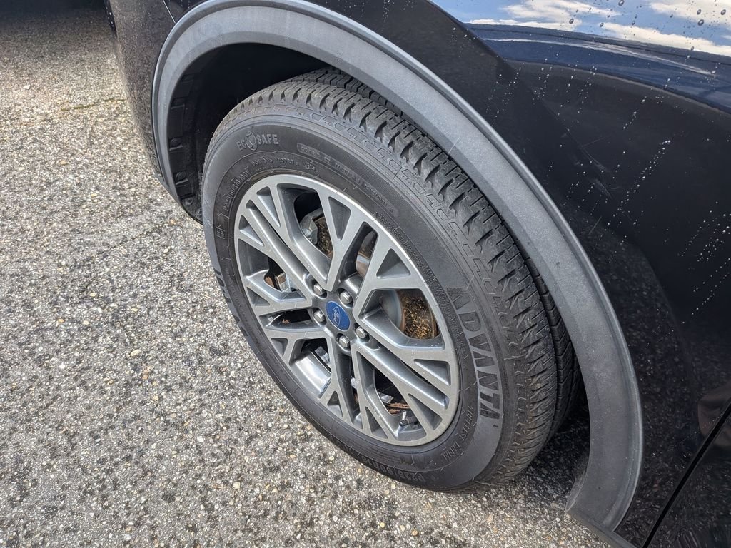 Used 2020 Black Ford SEL image 6