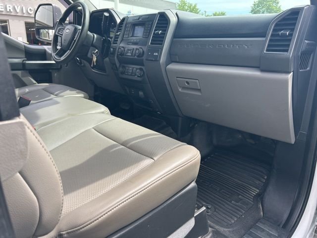 Used 2020 White Ford XL image 11