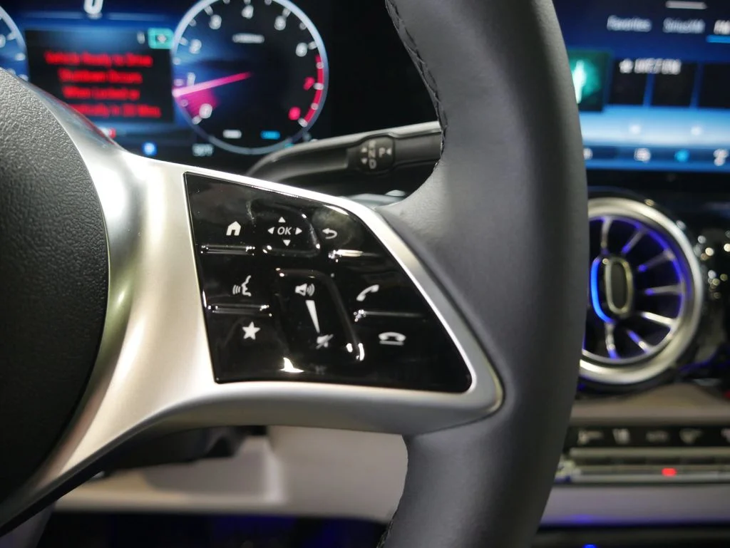 New 2026 Polar White Mercedes-Benz GLB 250 image 46
