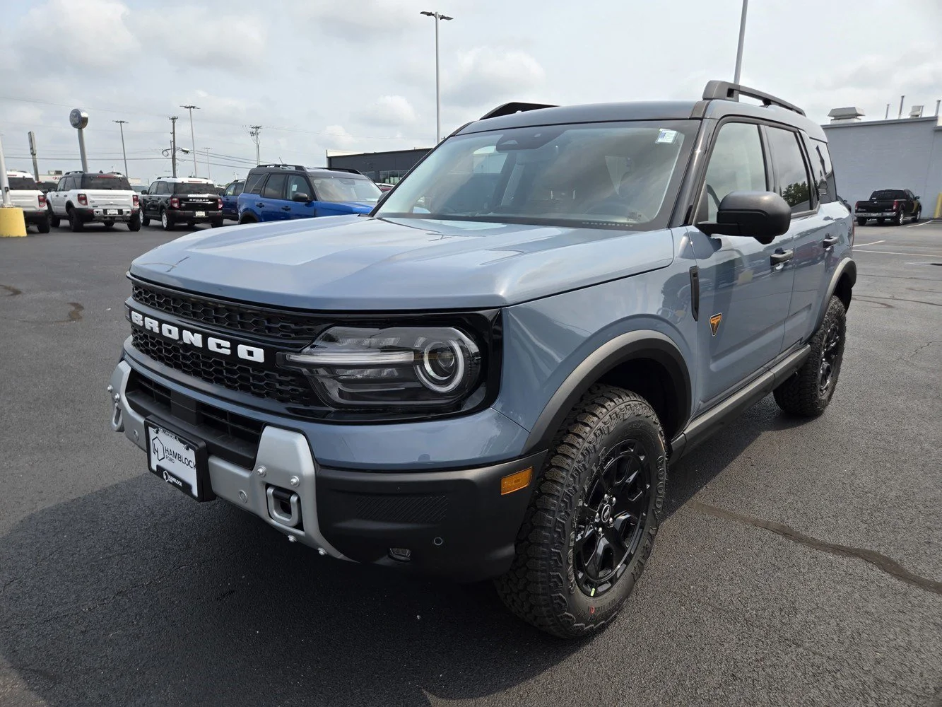 New 2026 Azure Gray Metallic Tri-C Ford Badlands image 3