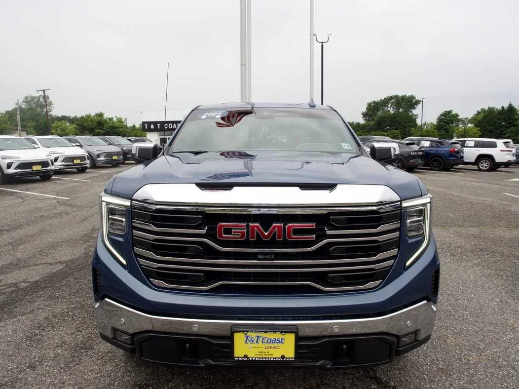 Certified Used 2024 Downpour Metallic GMC SLT image 2