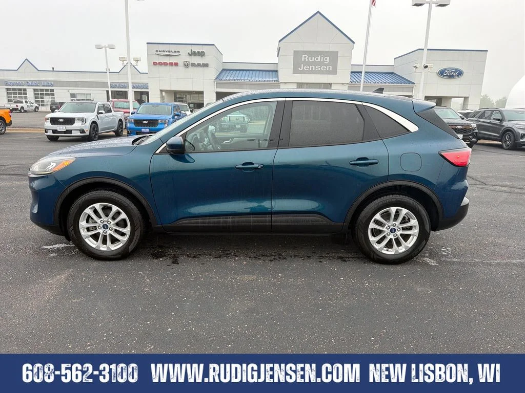 Used 2020 Ford Escape SE with VIN 1FMCU9G64LUA00897 for sale in New Lisbon, WI