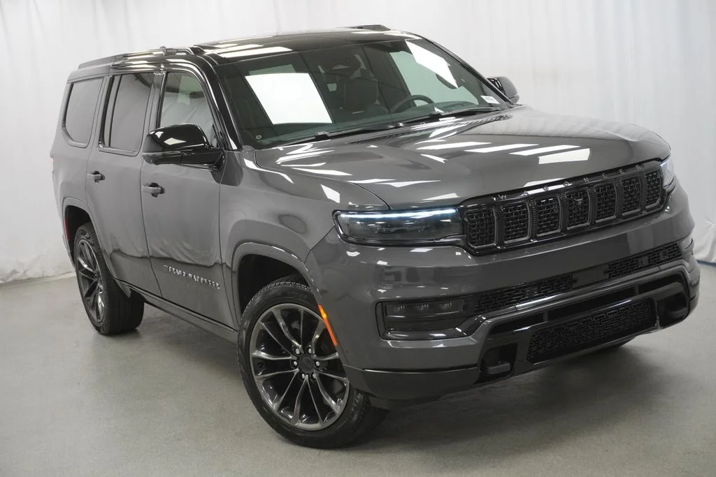 Certified Used 2025 Gray Jeep Series III Obsidian image 9