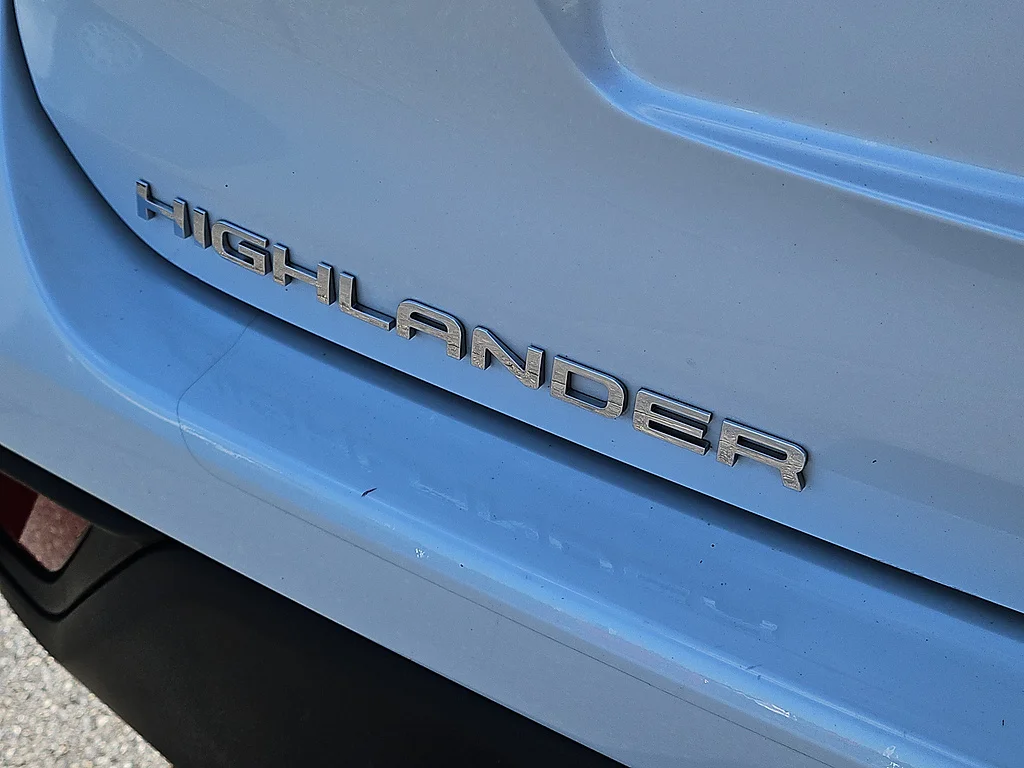 2023 Toyota Highlander XLE, photo 6 of 12