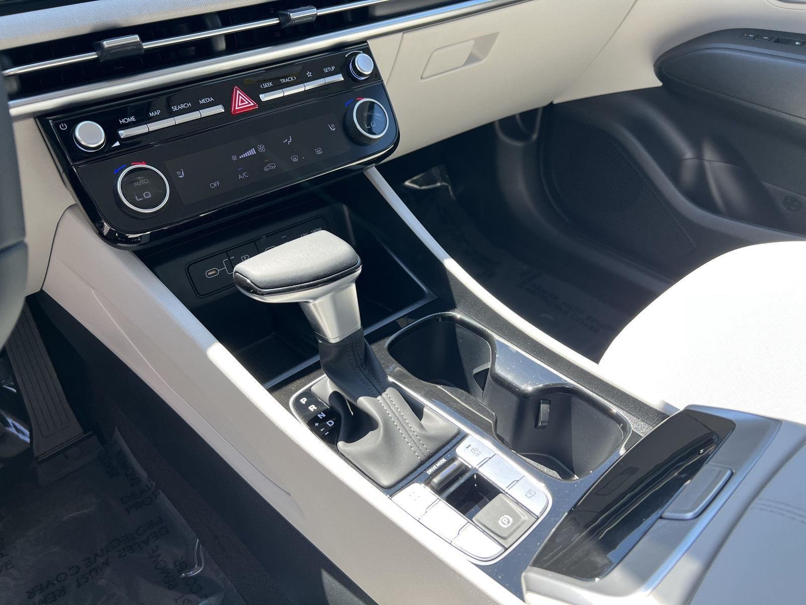 New 2026 Phantom Black Hyundai SEL Premium image 38